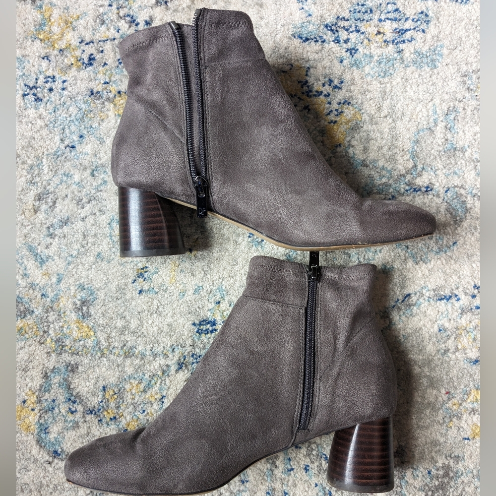 Donald J. Pliner Taupe Suede Cazzie Stretch Boots Women's Size 8